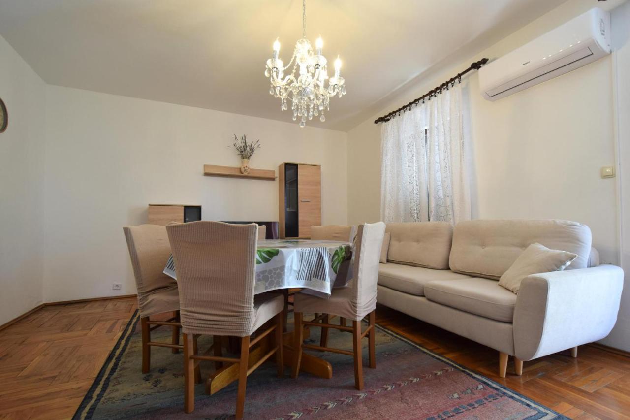 Apartments Petrovic Malinska Exterior foto