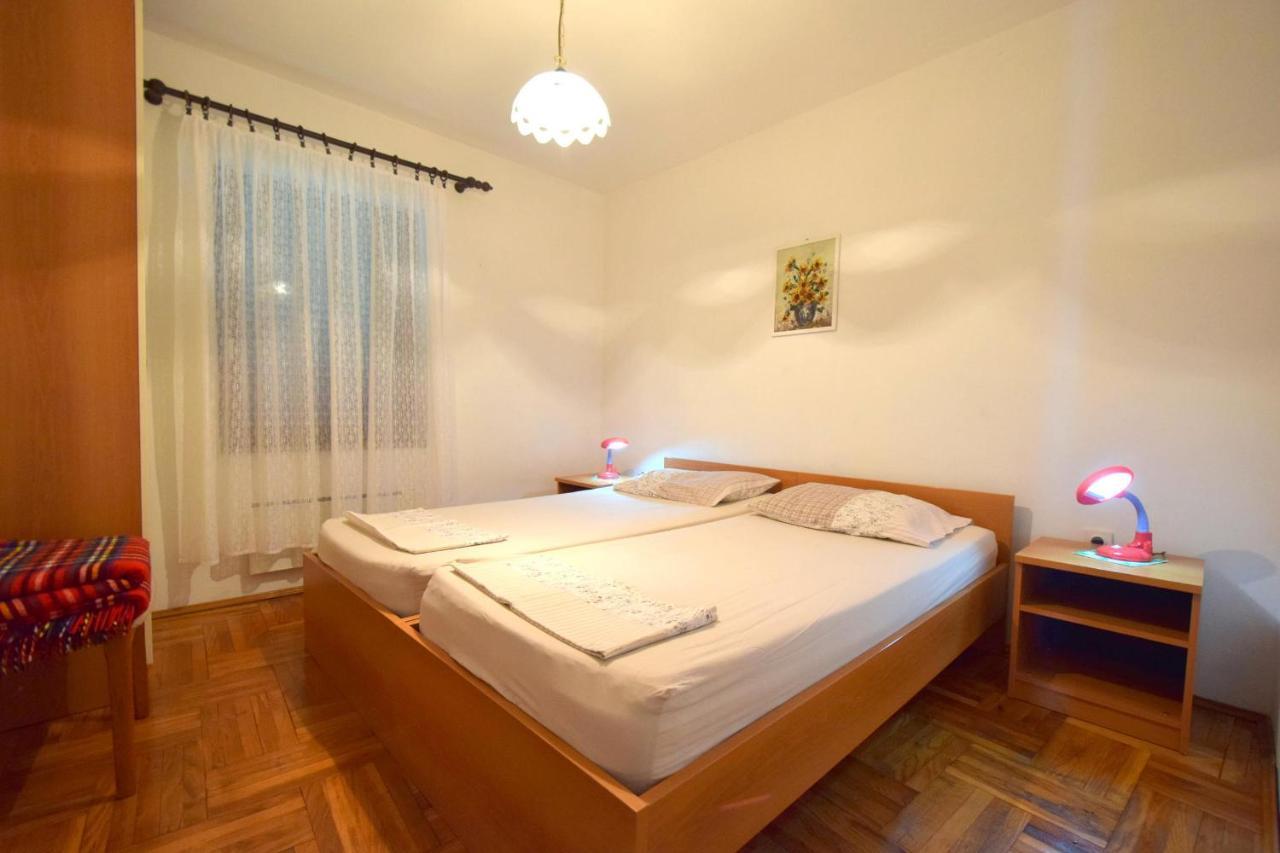Apartments Petrovic Malinska Exterior foto